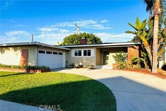 Building Photo - 2420 Marwick Ave