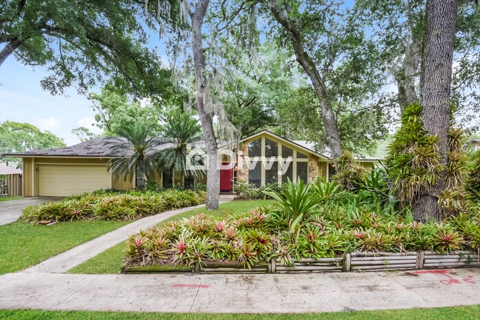 Foto principal - 409 Whispering Oak Lane
