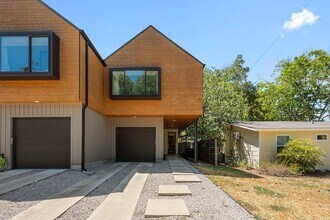 Building Photo - 1005 Cardinal Ln