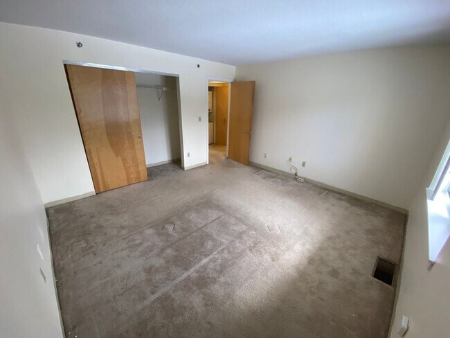 Foto del edificio - 148 N Beacon St