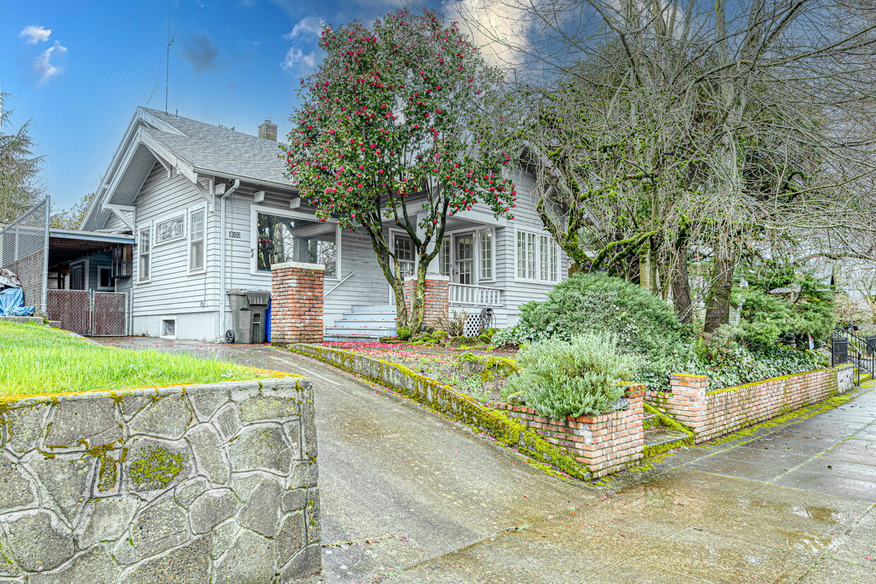 Foto principal - 4033 E Burnside St