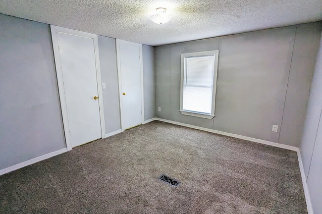 Building Photo - 6543 Celeste Ln