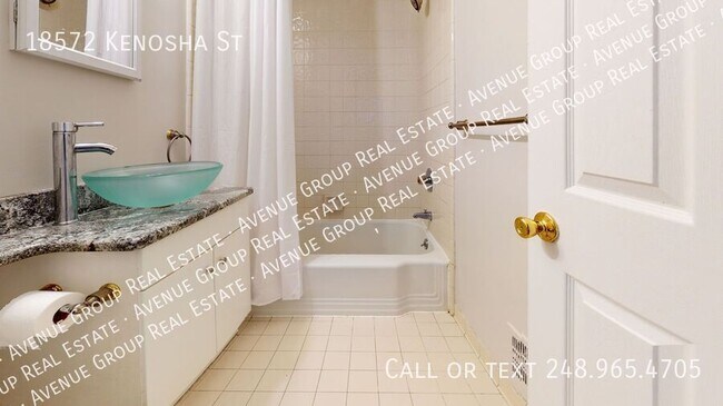 Foto del edificio - 18572 Kenosha St