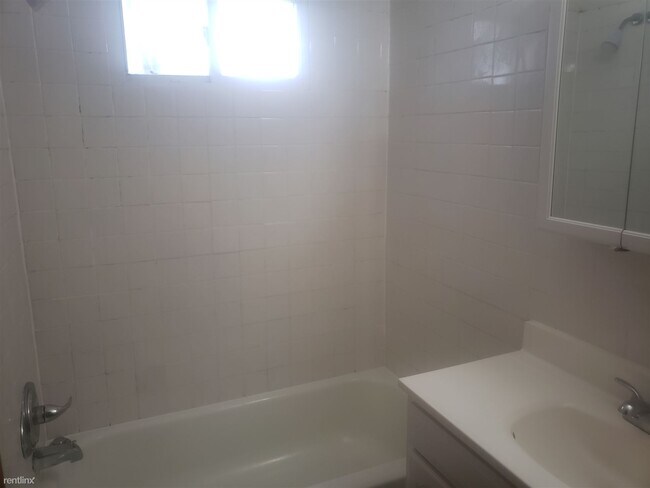 Foto del edificio - 5726 Ridgebrook Ave SE