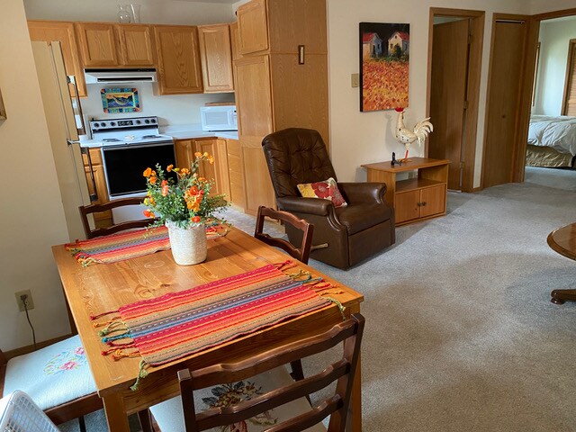 Foto principal - 334 Flathead Lodge Rd