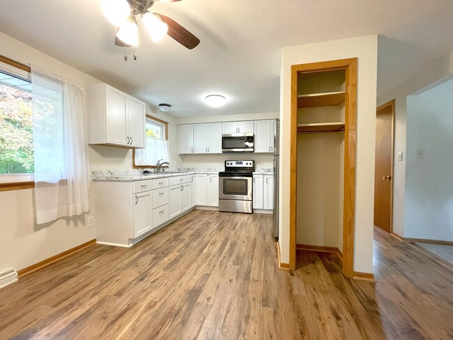 Building Photo - 3606 St Andrews Ct