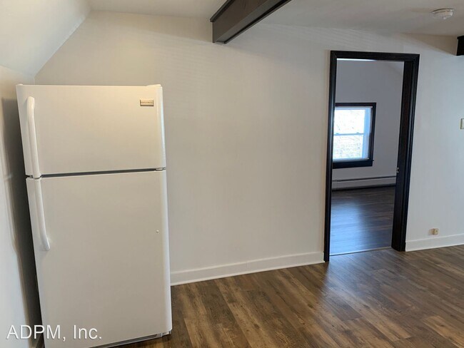 Foto del edificio - 2 br, 1 bath House - 5 Spring St #4