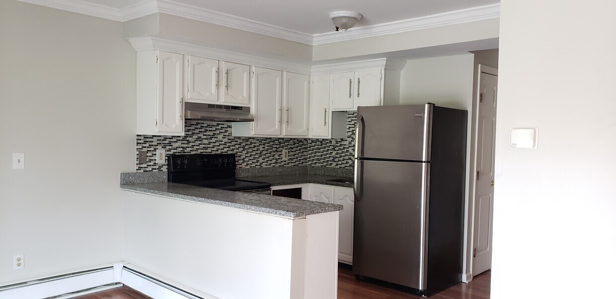 678 Savin Ave Unit 2C, West Haven, CT 06516 Condo for Rent in West