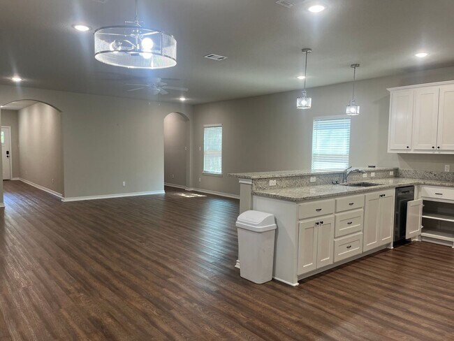 Building Photo - TCU-2601 Mission Street