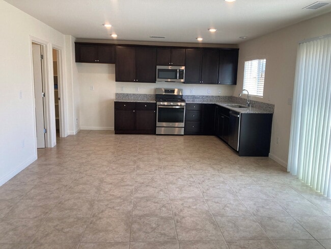 Building Photo - Beautiful 3 Bd 2.5 Ba House in Lemmon Valley!