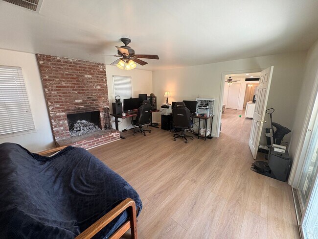 Foto del edificio - Renovated 3 bedroom home for rent!