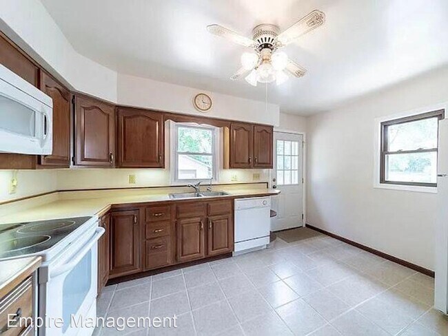 Foto del edificio - 3 br, 1 bath House - 53142 Twyckenham Dr