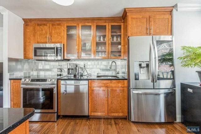 Building Photo - 200 Grand Cove Way