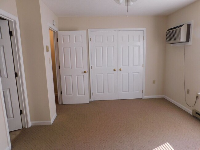 Foto del edificio - Townhouse Available