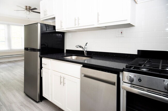 Foto del edificio - 646 W Roscoe St