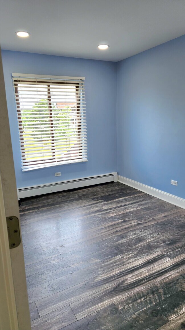 Building Photo - 231 Gregory St