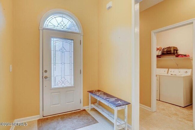 Foto del edificio - BEAUTIFUL BRICK HOME IN BRUNSWICK PLANTATION