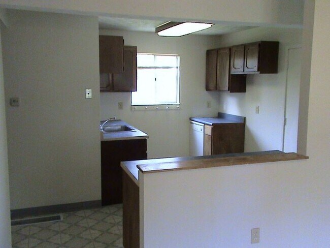 Foto del edificio - 3203 Sundale Rd