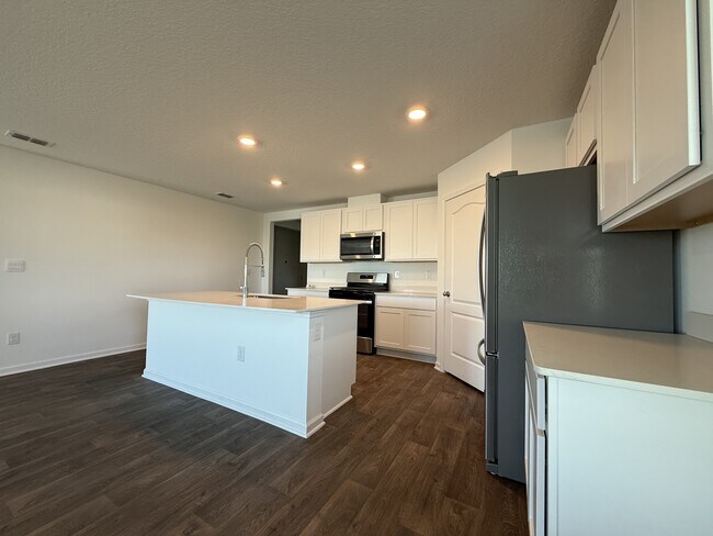 Foto del edificio - 350 Ardila Cir