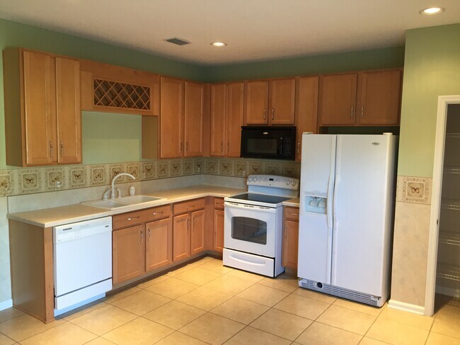 Building Photo - 6813 Misty View Dr