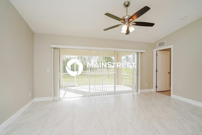 Foto del edificio - 3 Bedroom Pet-Friendly Home in Cape Coral, FL with Main Street Renewal