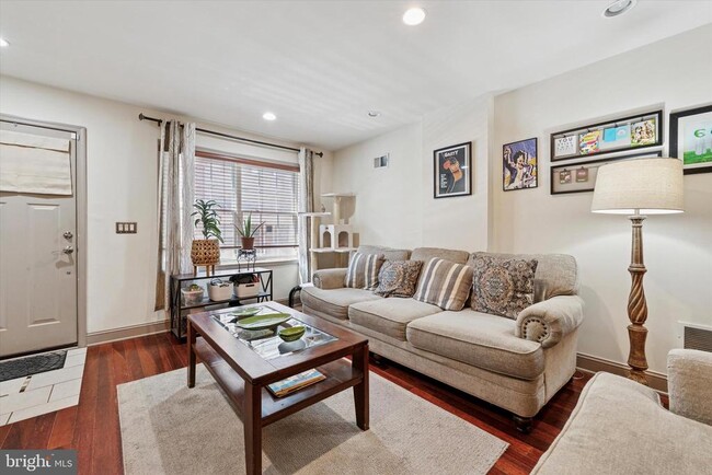 Foto del edificio - 2423 S Bancroft St