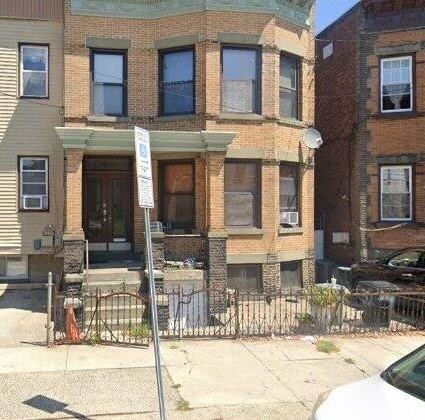Foto principal - 32 Irving St