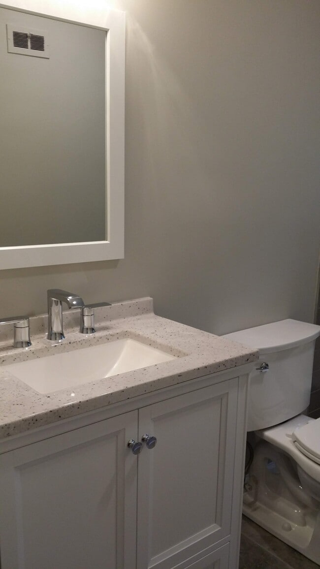 Building Photo - 1709 Merry Oaks Rd