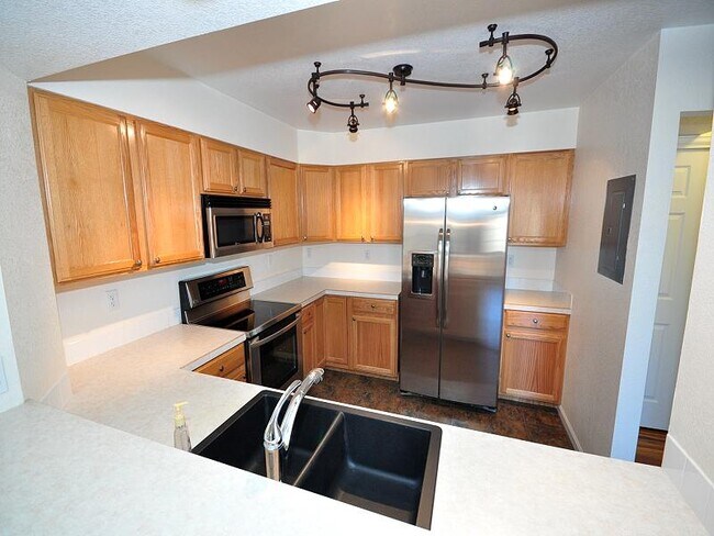 Foto del edificio - 2120 Timber Creek Dr