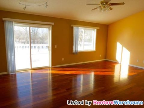 Building Photo - 1794 Silver Bell Cir