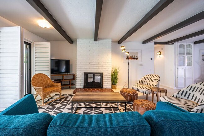 Building Photo - Luxury Mid-Century Retreat in the Heart of...