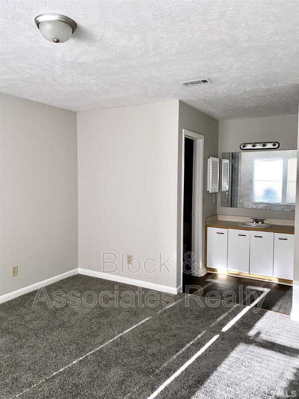 Building Photo - 6744 Willowbrook Dr