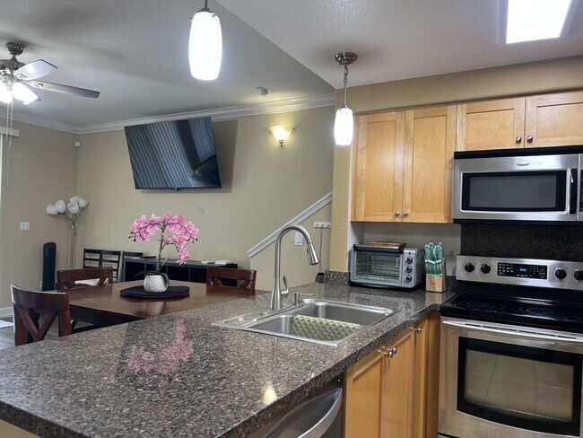 Building Photo - 92-1524-1524 Ali'inui Dr