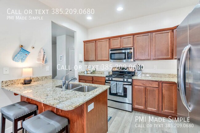 Foto del edificio - 256 E Backhand Ln