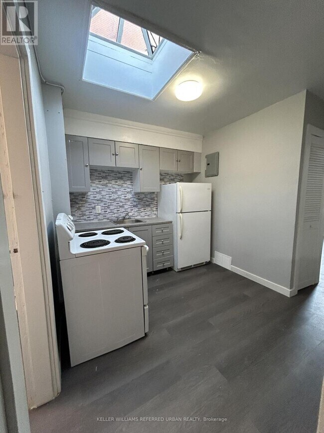 Photo du bâtiment - 10140 Yonge St