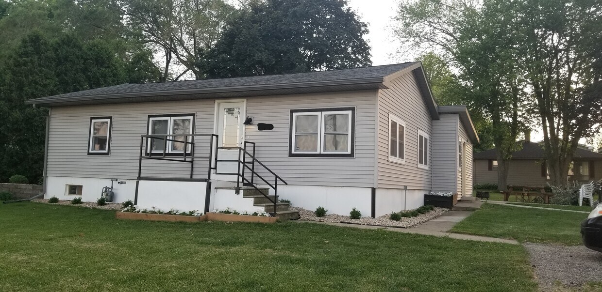 Foto principal - 3751 County Road P