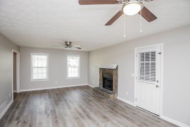 Building Photo - 909 N Lassetter Cir