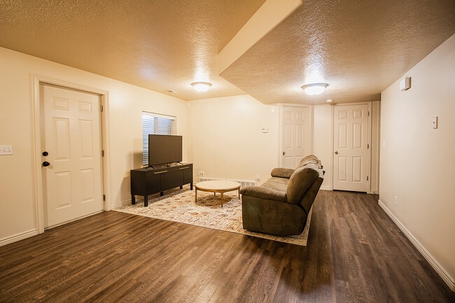 Building Photo - 352 W 13130 S