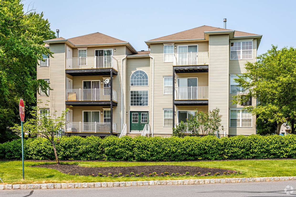 Sofia South Plainfield Apartments in South Plainfield, NJ
