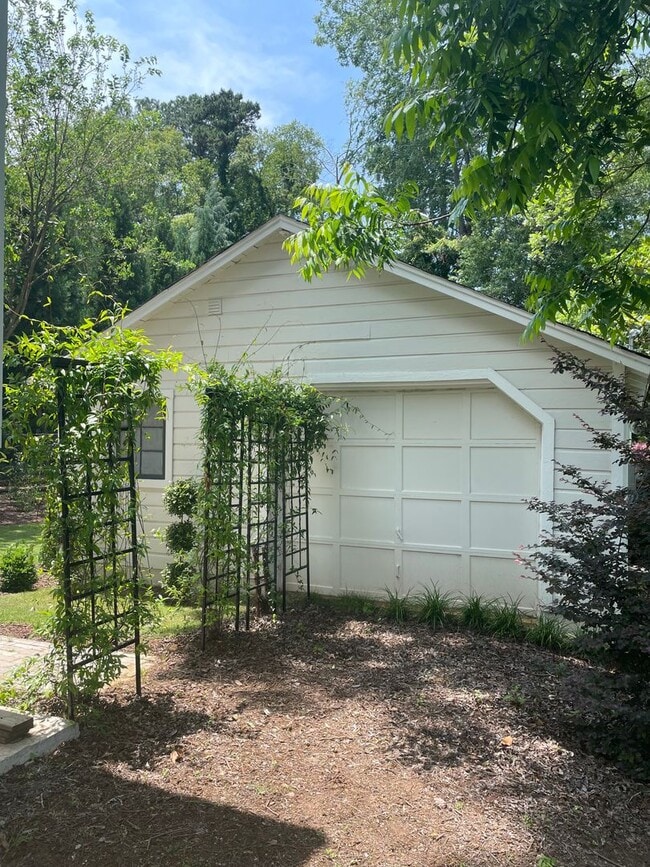 Photo - 185 O'Farrell St - 1 bed/1 bath - Available early July! House