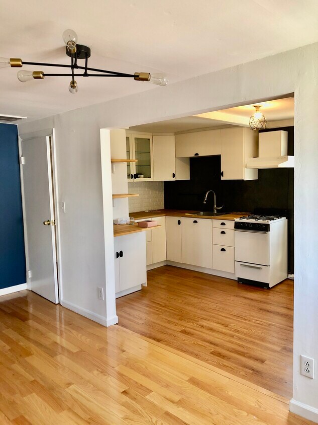 1077 Robin Rd Unit 2, Franklin Square, NY 11010 1077 Robin Rd