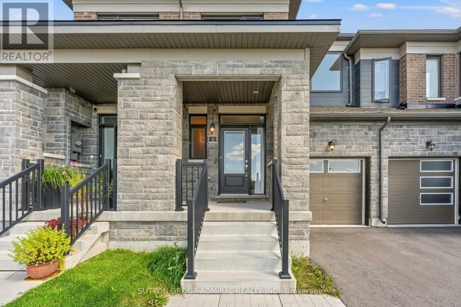 Building Photo - 4 Rochester Dr