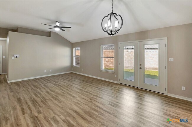 Foto del edificio - 515 Versailles St