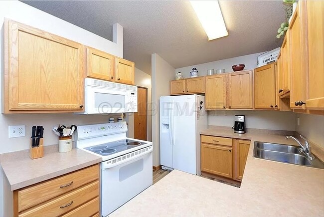 Building Photo - 2565 Amber Valley Ct