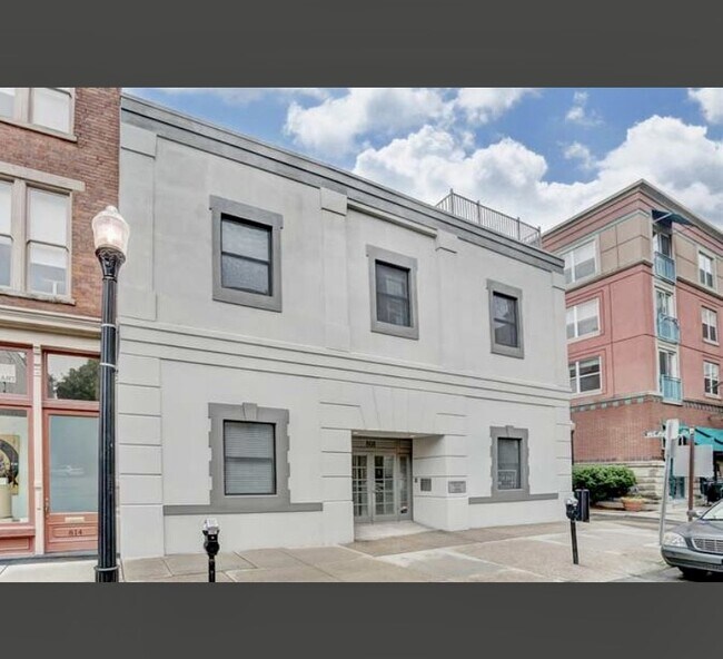 Foto del edificio - 808 Elm St