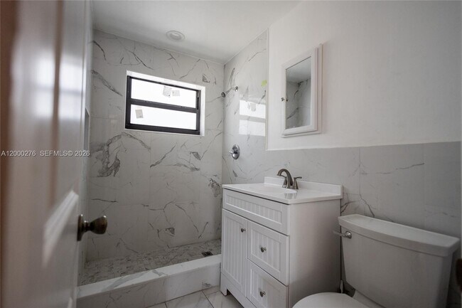 Foto del edificio - 3551 SW 1st St