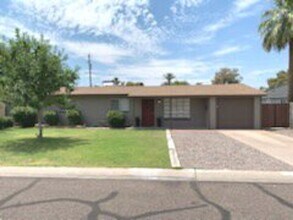 Building Photo - 4247 E Montecito Ave