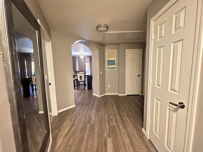 Foto del edificio - Furnished 3 bed 2 bath Condo