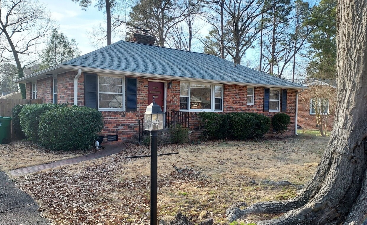 Primary Photo - 8406 Colebrook Rd