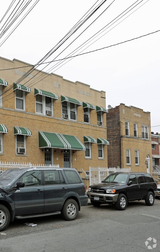 Building Photo - 817 Penfield